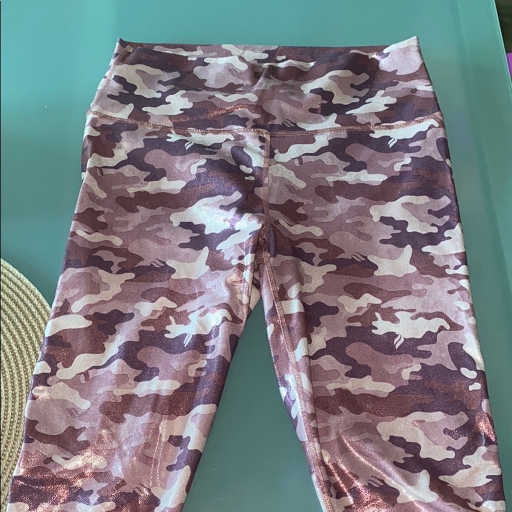 Fabletics High waisted Pink Camo Leggings - Picture 3 of 5